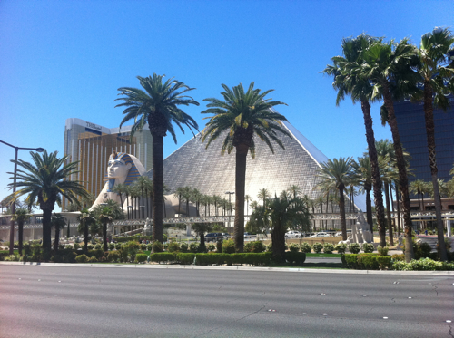 Luxor Las Vegas Painting Process by Borbay Luxor Las Vegas Painting Process by Borbay