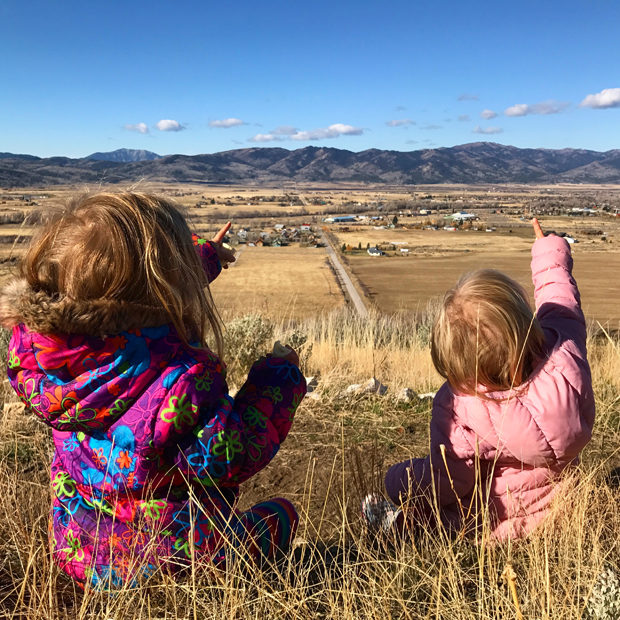 Coraline and Vega Hiking - BORBAY Coraline and Vega Hiking